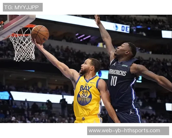 库里在奥兰多客场穿哈达威蓝喷引发球迷热议乱穿鞋时代来临